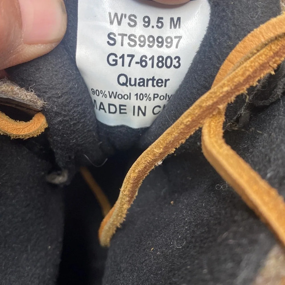 Womens Sperry winter boots size 9.5 check them out very nice thanks 🙏 - Picture 7 of 7